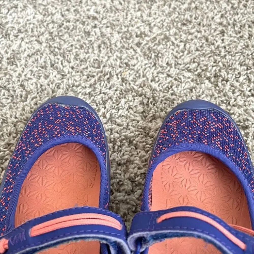 Size 1 / Girls KEEN Sandals